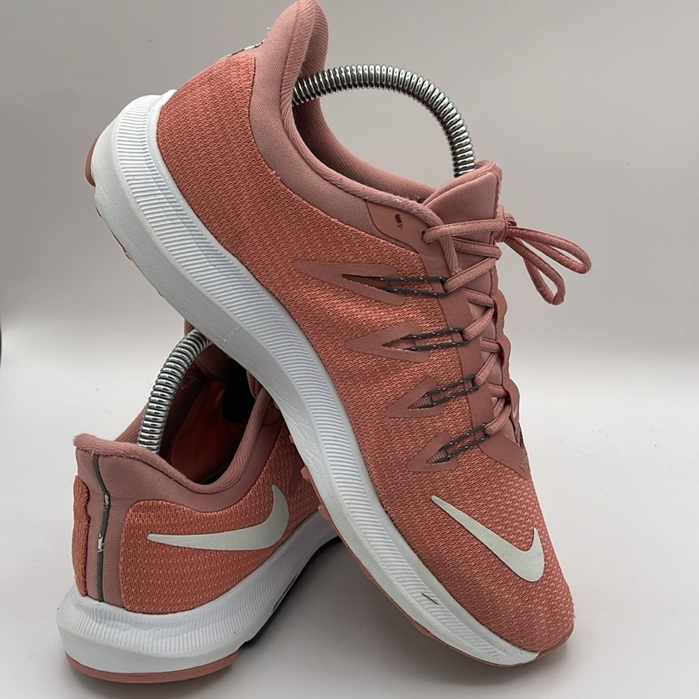 Nike Pink & White Athletic Shoes with Breathable Mesh and Sleek Design Size 8.5